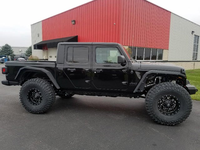 Performance Chrysler Jeep Dodge Ram Georgesville in Columbus OH | Custom Shop